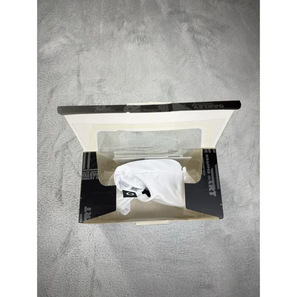 Oakley NWT Snowboarding Goggles Flight Deck XM Goggle Factory Pilot Whiteout - Picture 6 of 15